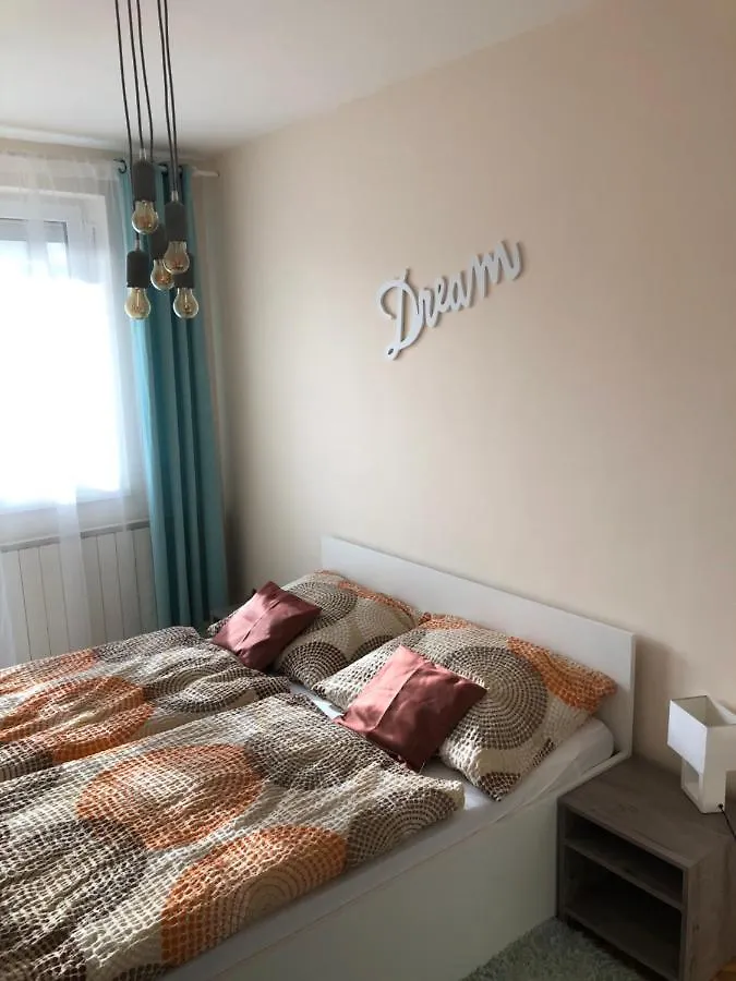 Apartament Szeged Gyoengye 0*,